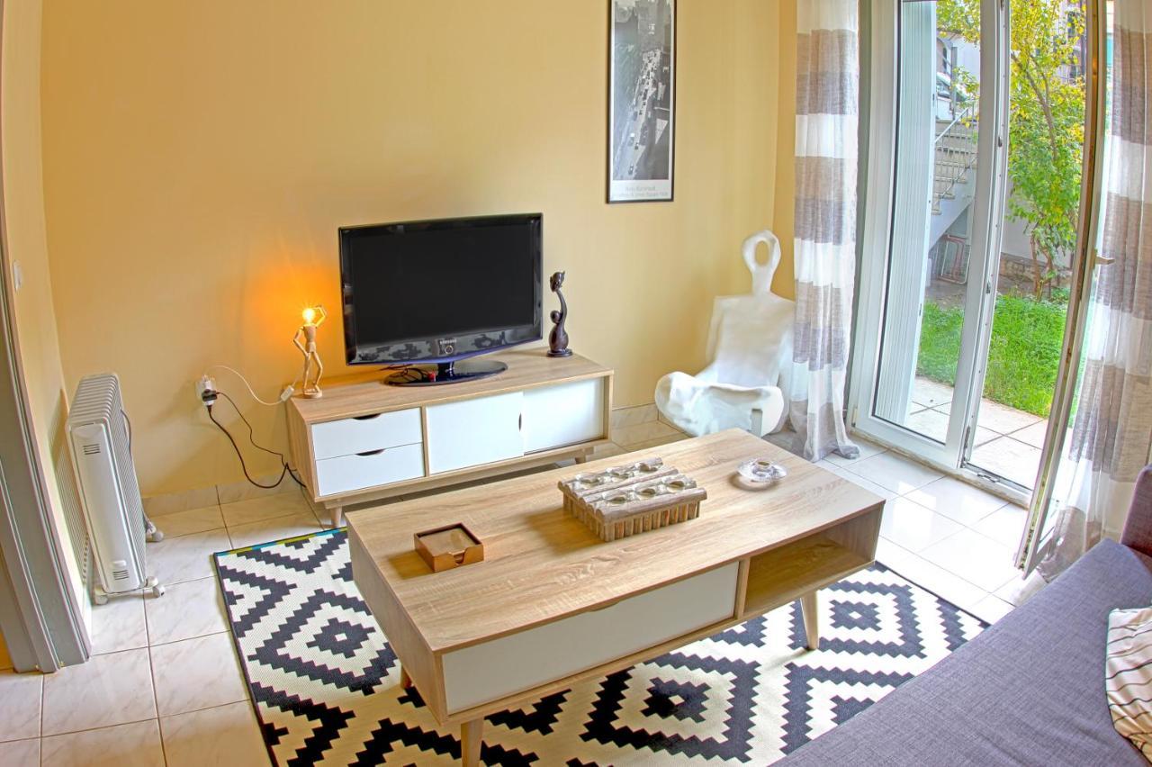 Stylish City Center Garden Apartment Athen Eksteriør bilde