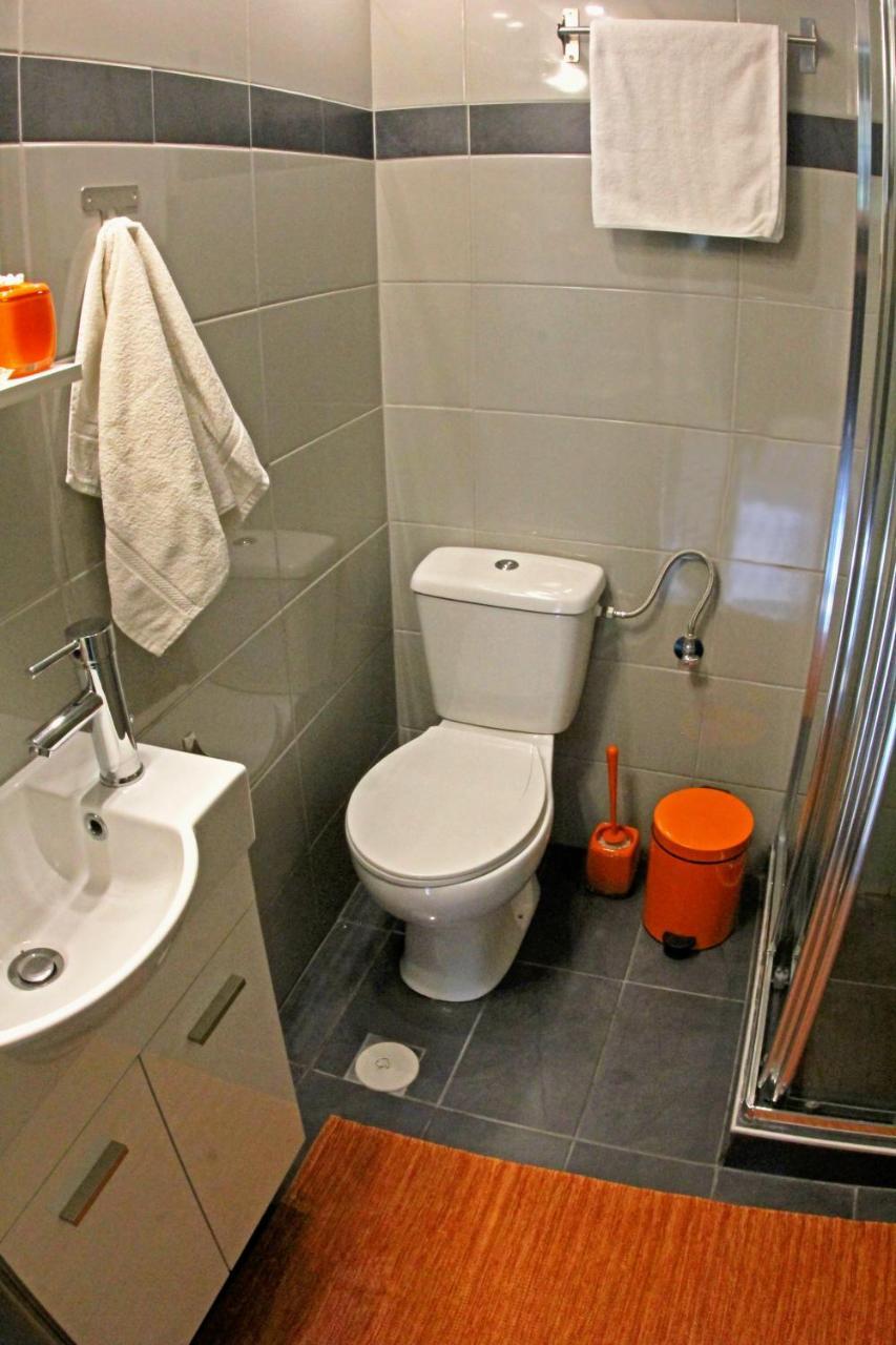 Stylish City Center Garden Apartment Athen Eksteriør bilde